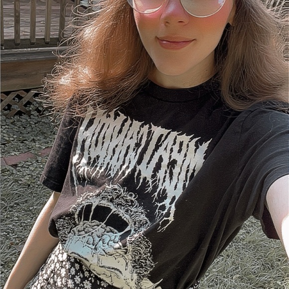 Meet your Posher, Courtney - Picture 4 of 5